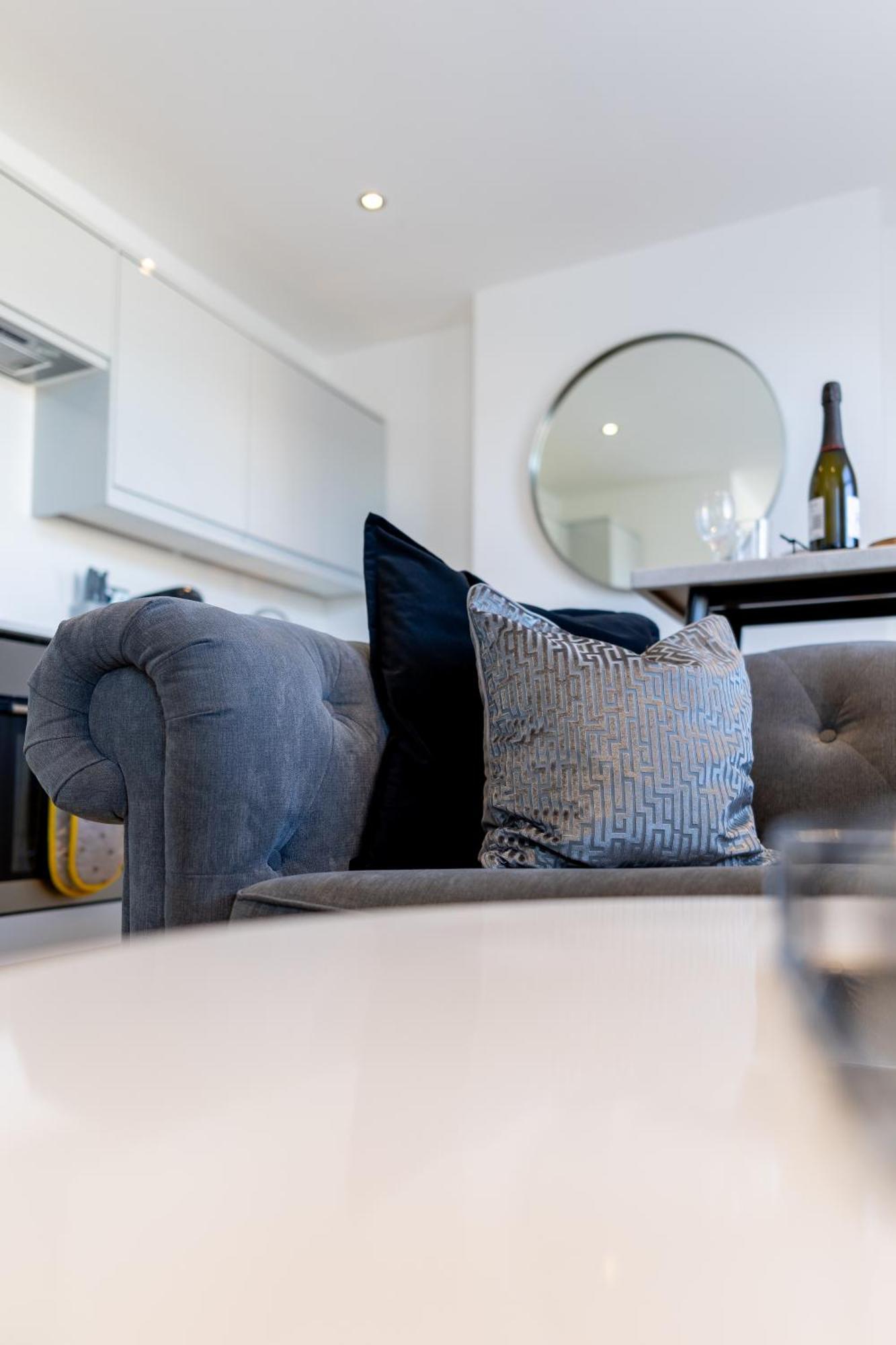 Boutique City Centre Apartments Cardiff Exterior foto