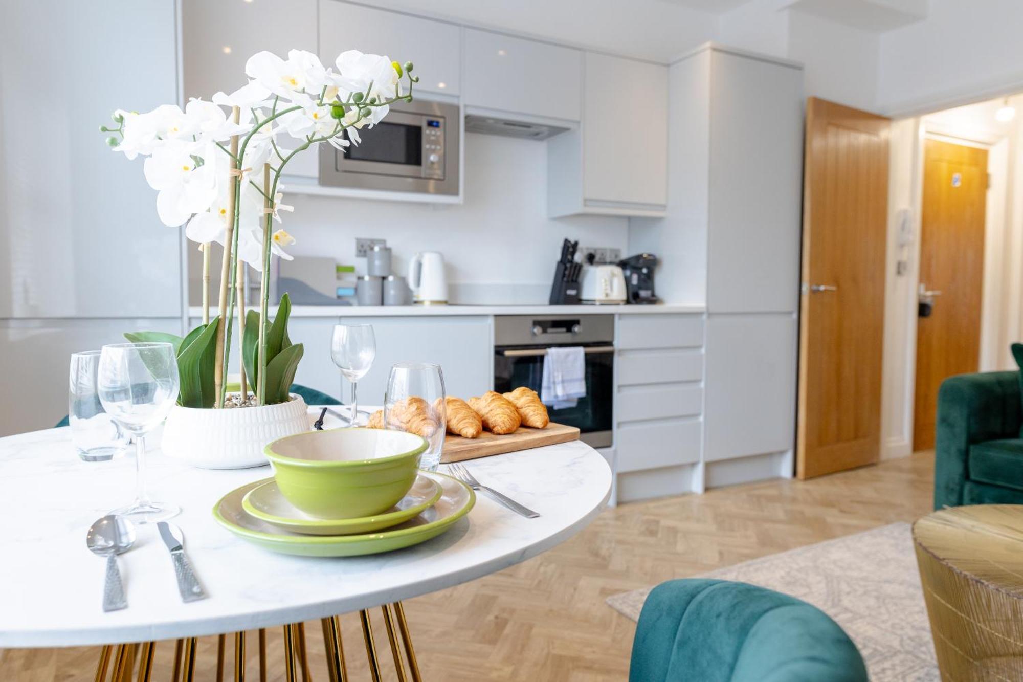 Boutique City Centre Apartments Cardiff Exterior foto